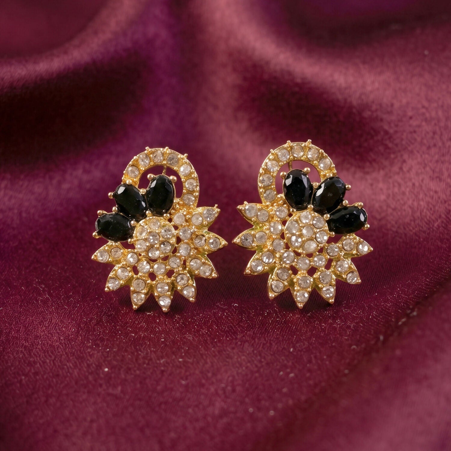 Title: Elegant Gold Plated Necklace & Earrings Set with Black Stones