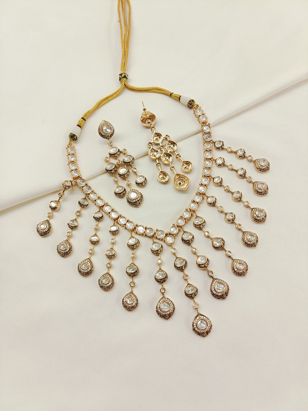 Supriya White Kundan Necklace Set - qivii