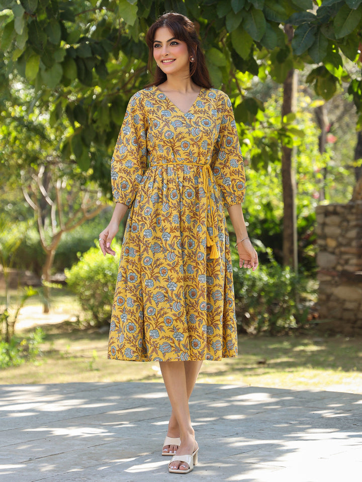 Yellow Pure Cotton Floral Printed A-line Dress - qivii