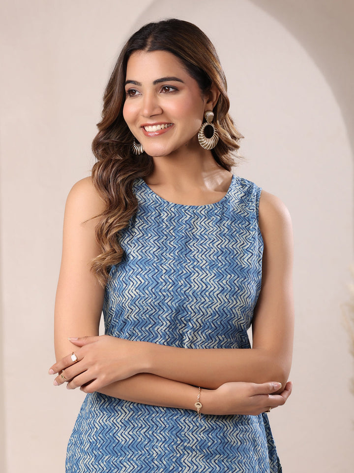 Blue Pure Cotton Chevron Printed Straight Kurta Pant Set - qivii