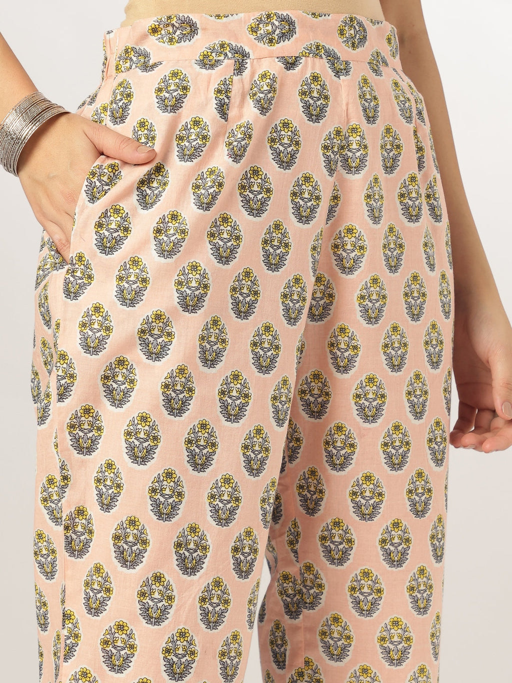 Janasya Women's Peach Pure Cotton Floral Printed A-line Kurta Set