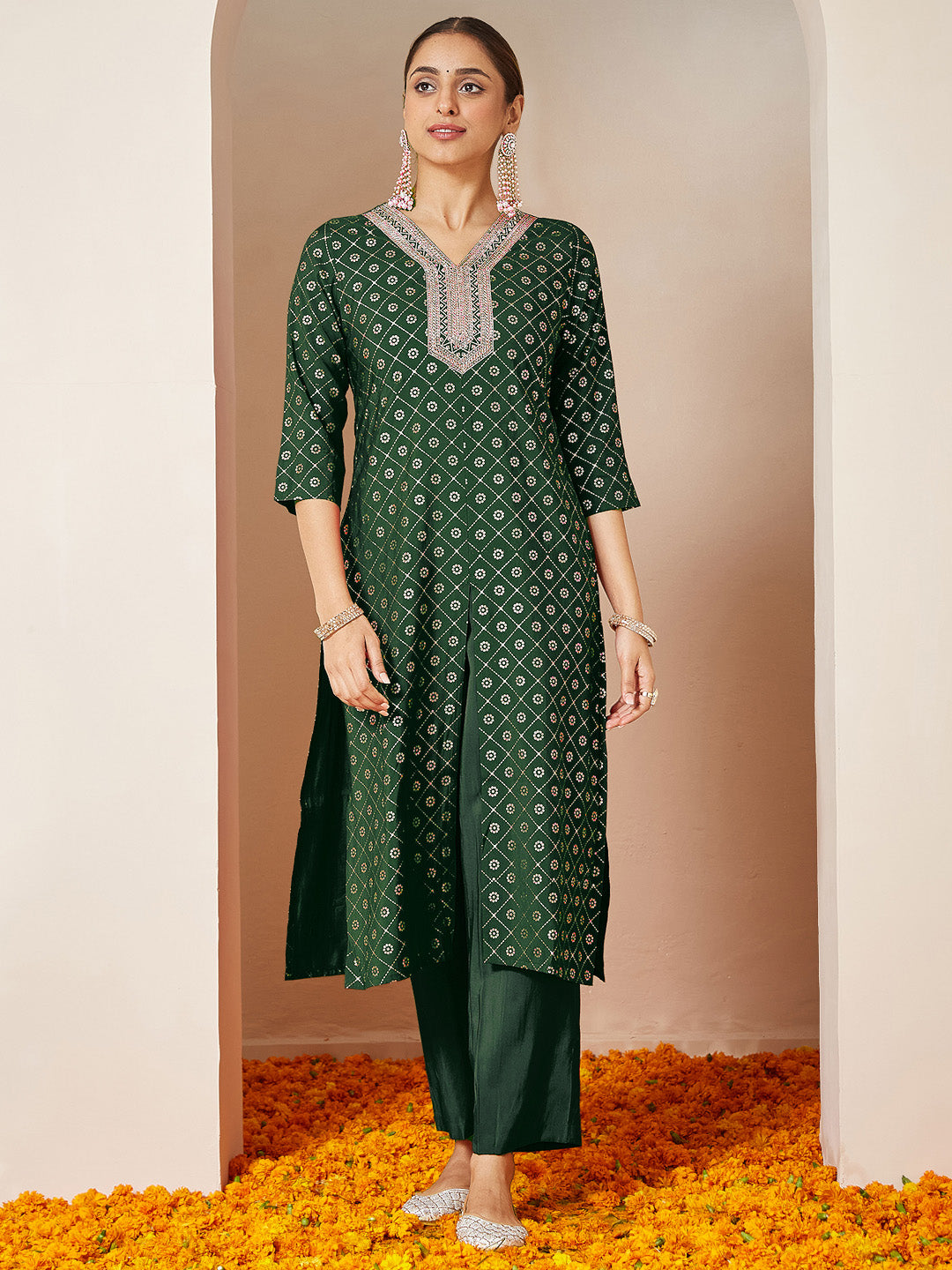 Janasya Women's Dark Green Silk Blend Yoke Embroidered Straight Front-slit Kurta Pant Set - qivii
