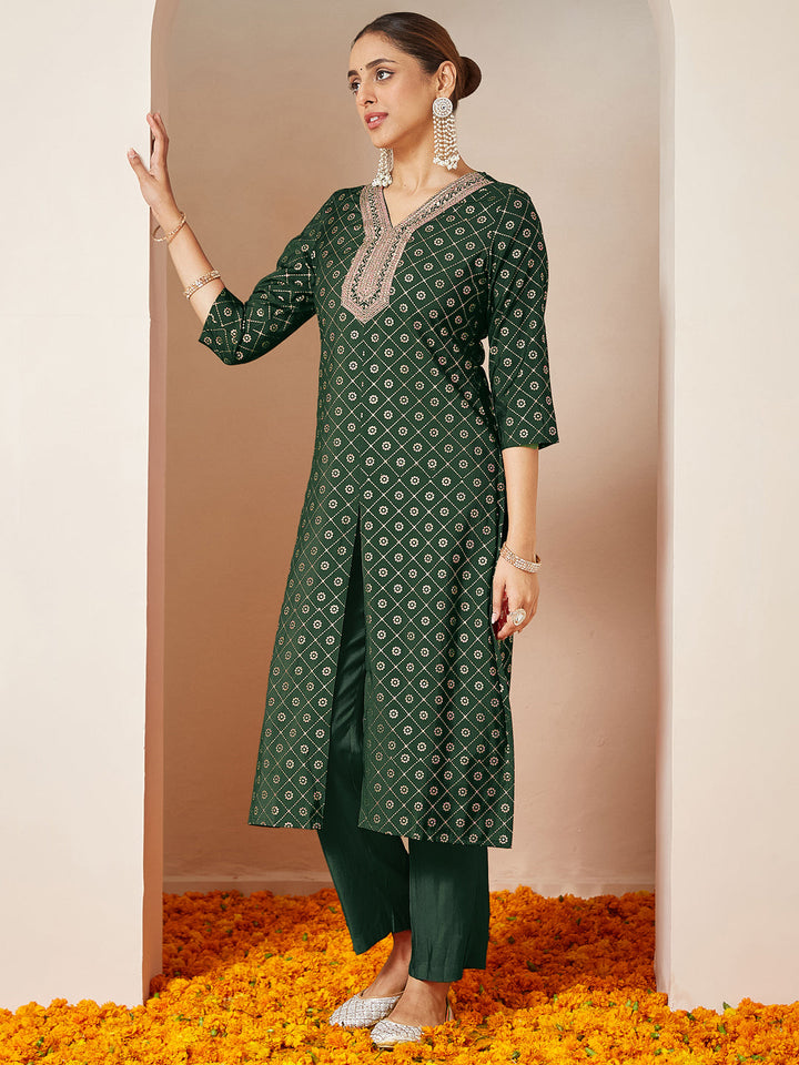 Janasya Women's Dark Green Silk Blend Yoke Embroidered Straight Front-slit Kurta Pant Set - qivii