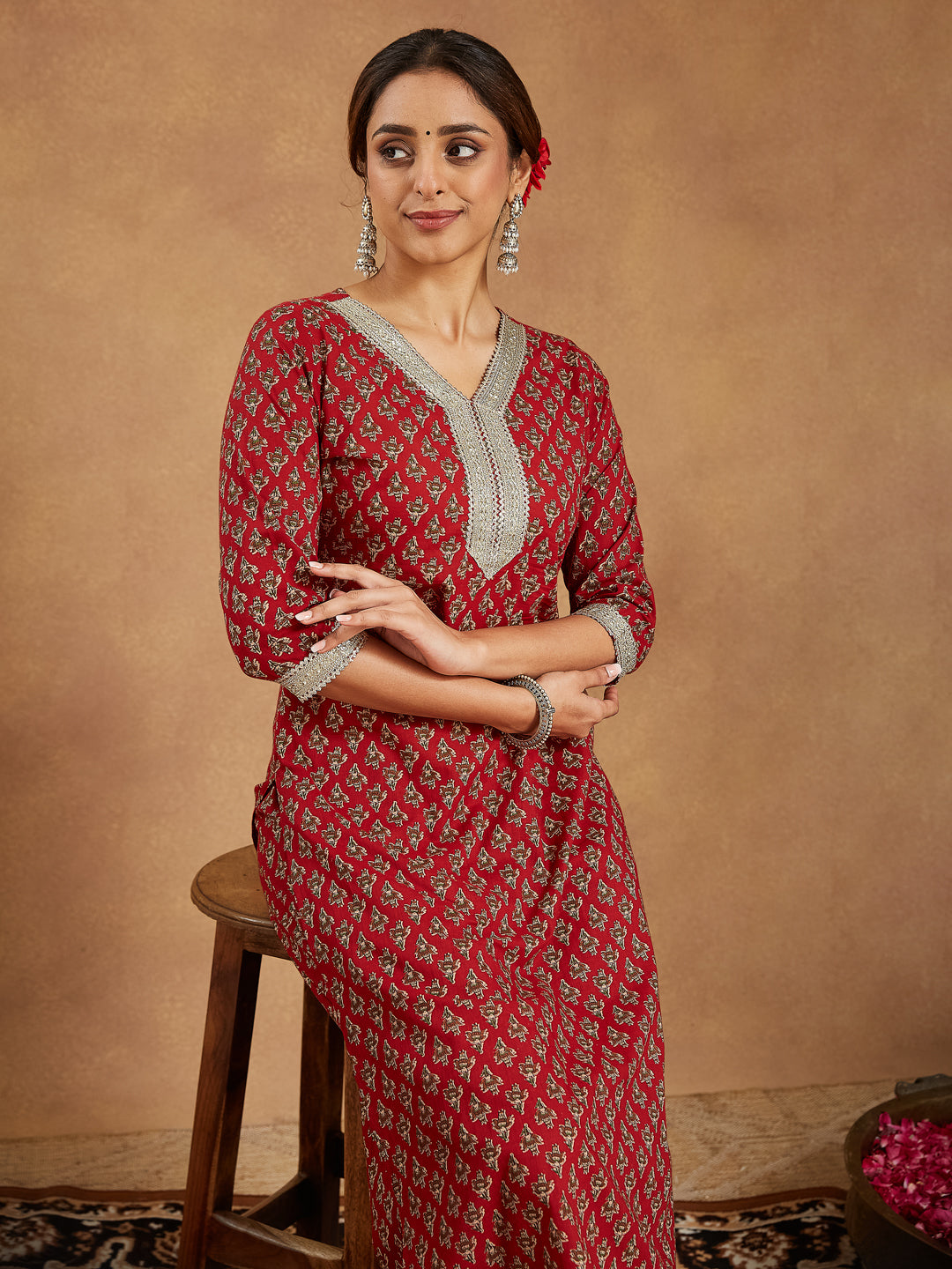 Janasya Women's Maroon Pure Cotton Embellished Floral Printed Straight Kurta With Pant Set - qivii