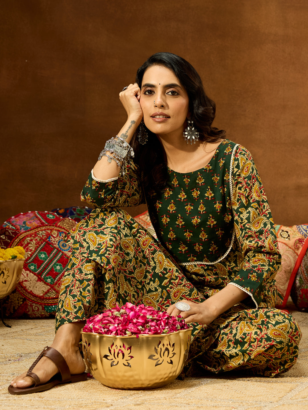 Janasya Women's Green Pure Cotton Paisley Printed Straight Kurta Pant Set