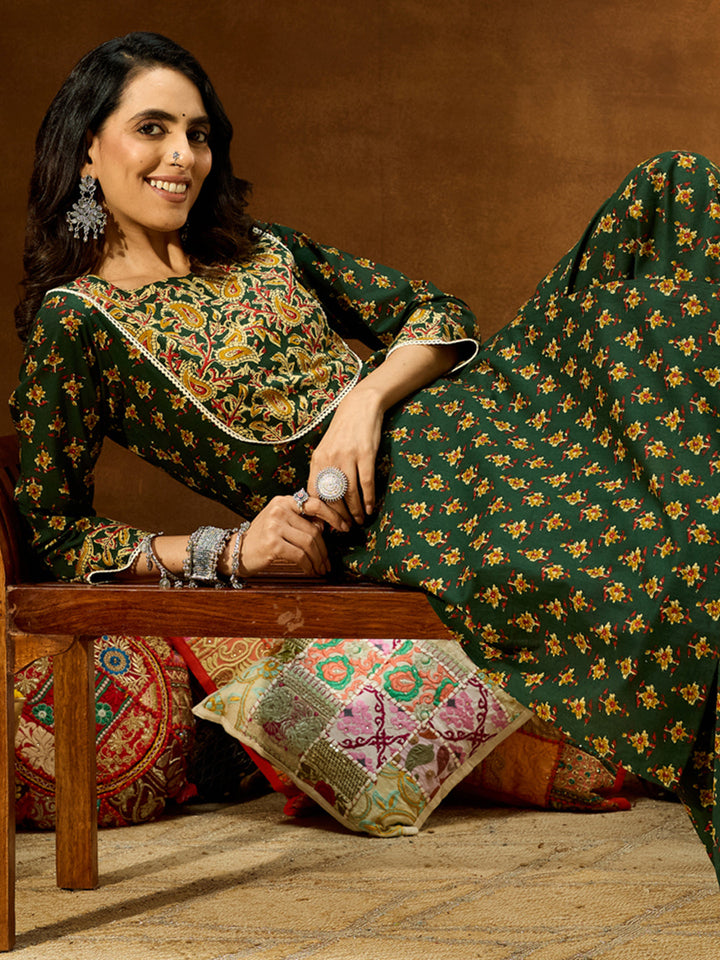 Janasya Women's Green Pure Cotton Floral Printed Straight Kurta Set - qivii