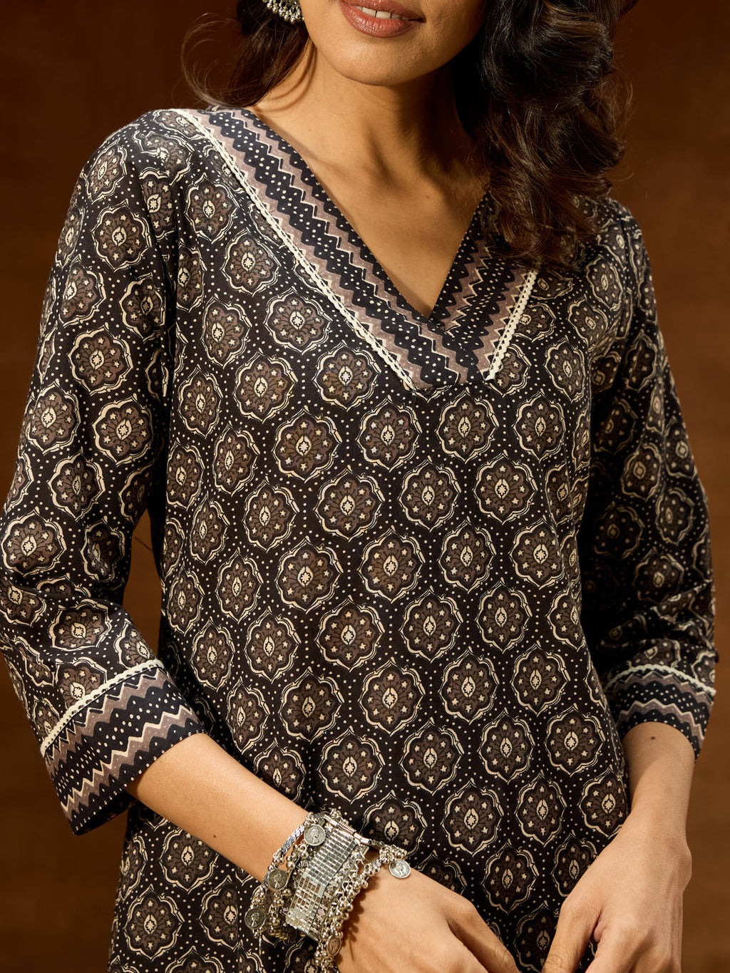 Janasya Women's Black Pure Cotton Ethnic Motifs Printed Straight Kurta Pant Set