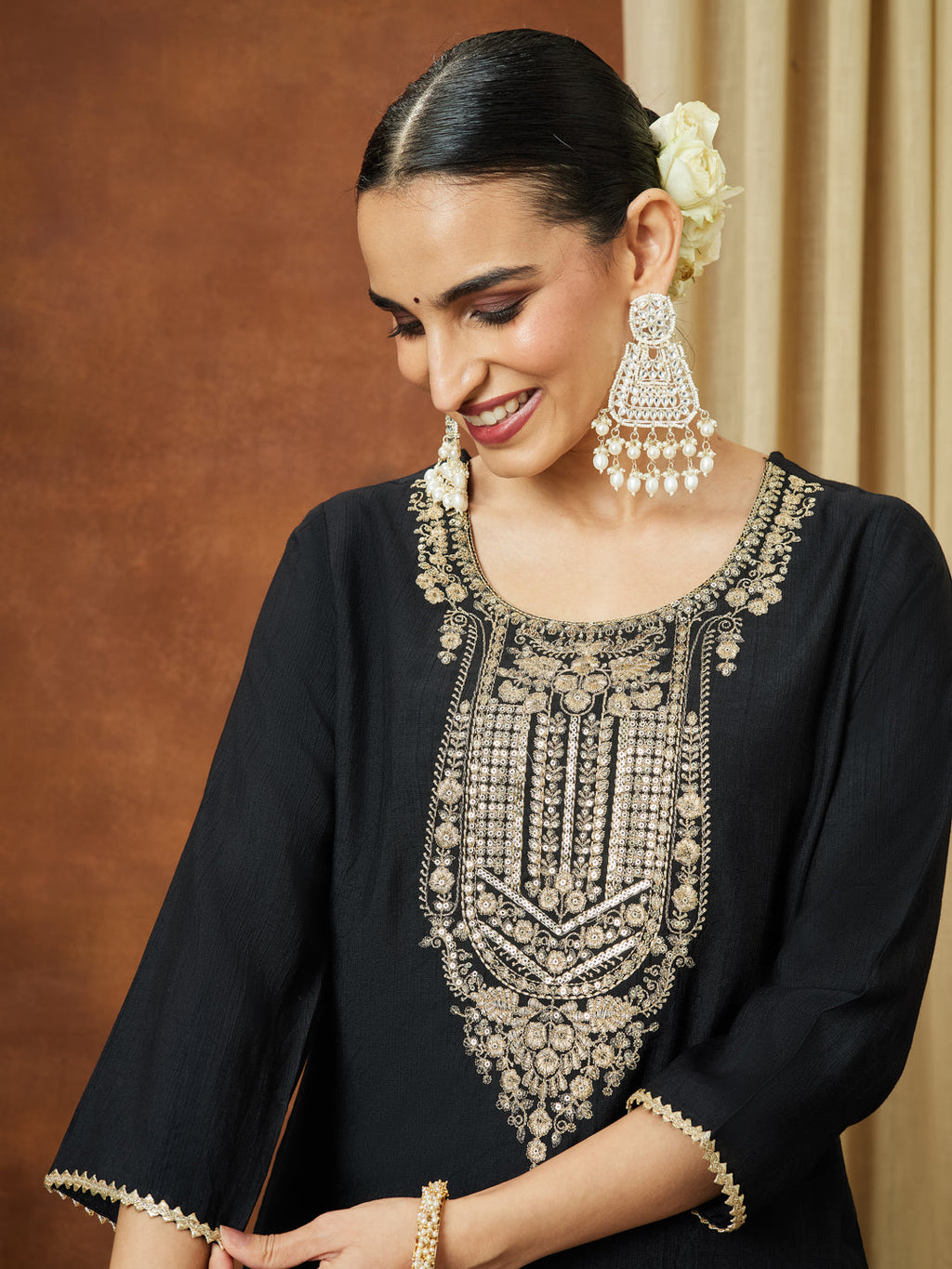 Janasya Women's Black Silk Blend Zari Yoke Embroidered Straight Kurta