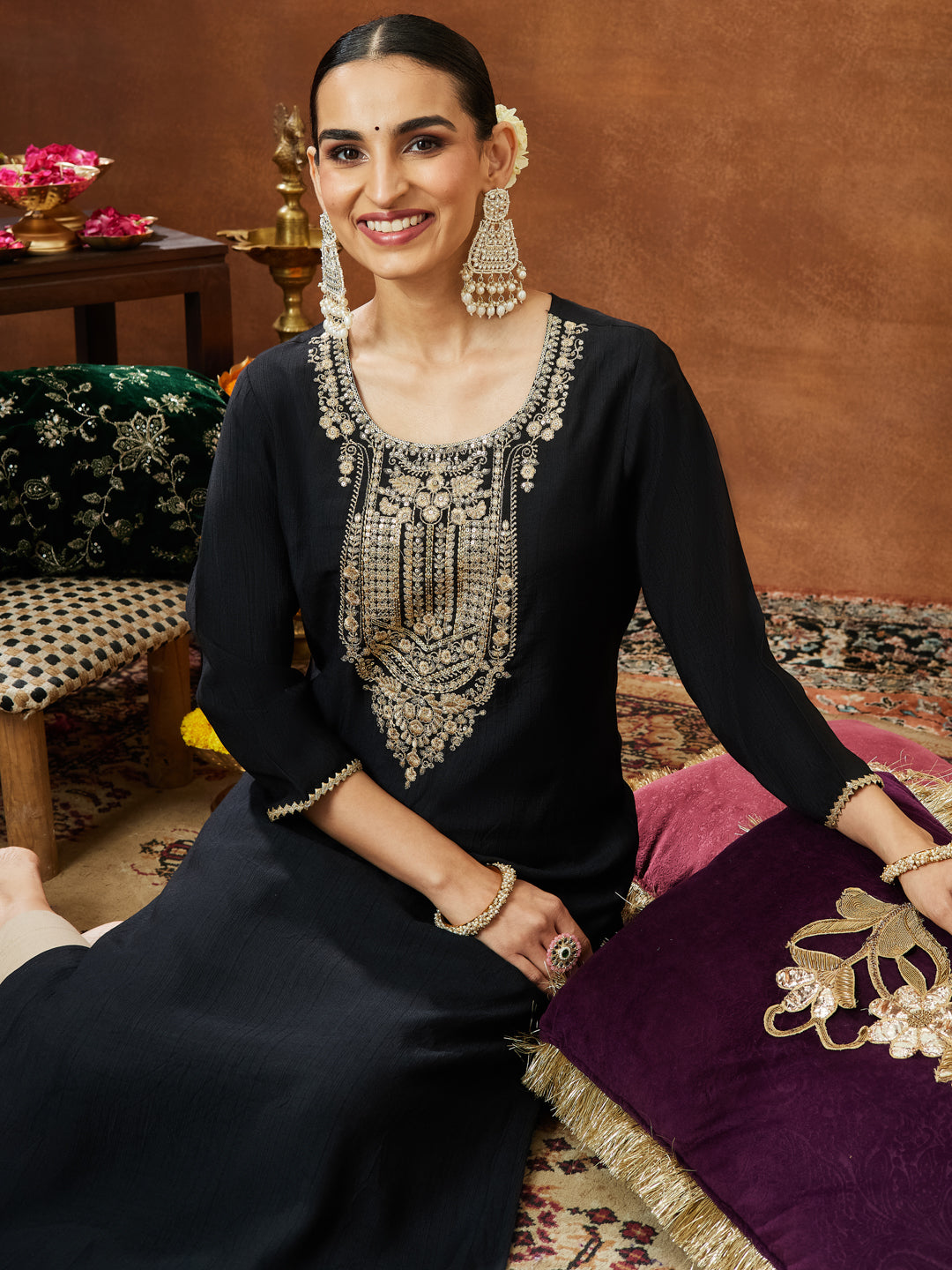 Janasya Women's Black Silk Blend Zari Yoke Embroidered Straight Kurta