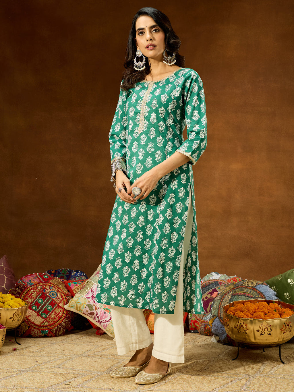 Janasya Women's Green Pure Cotton Ethnic Motifs Printed Straight Kurta