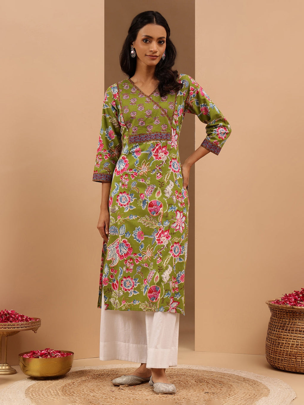 Janasya Women's Green Pure Cotton Floral Printed Straight Kurta