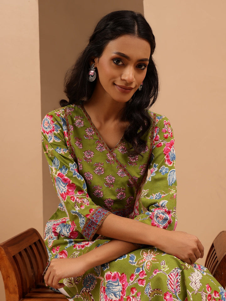 Janasya Women's Green Pure Cotton Floral Printed Straight Kurta - qivii