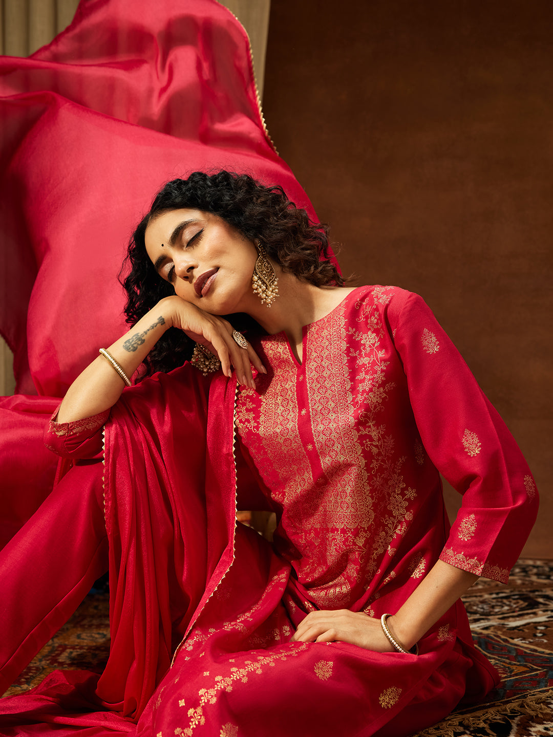 Janasya Women's Pink Silk Blend Gold Foil Printed Straight Kurta Set