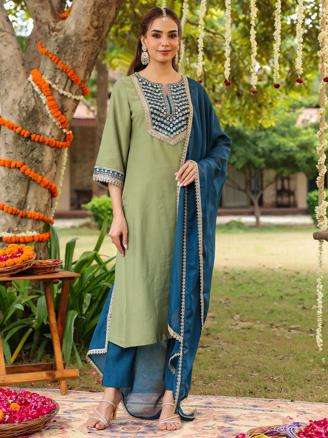 Janasya Women's Sage Green Silk Blend Zari Embroidered Straight Kurta Set