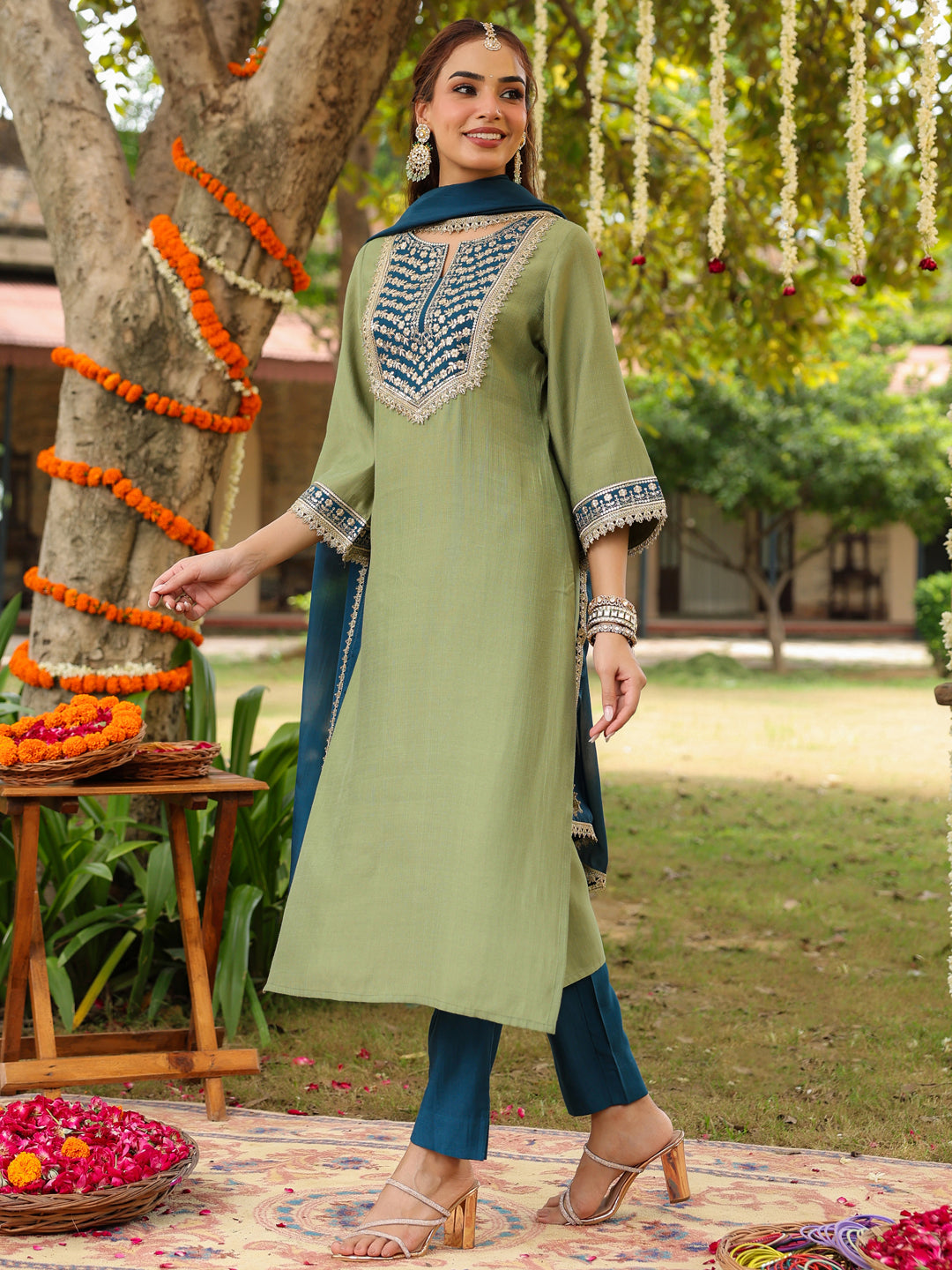 Janasya Women's Sage Green Silk Blend Zari Embroidered Straight Kurta Set - qivii