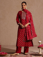 Janasya Women's Maroon Chanderi Silk Zari Yoke Embroiderde Gold Printed Kurta Set