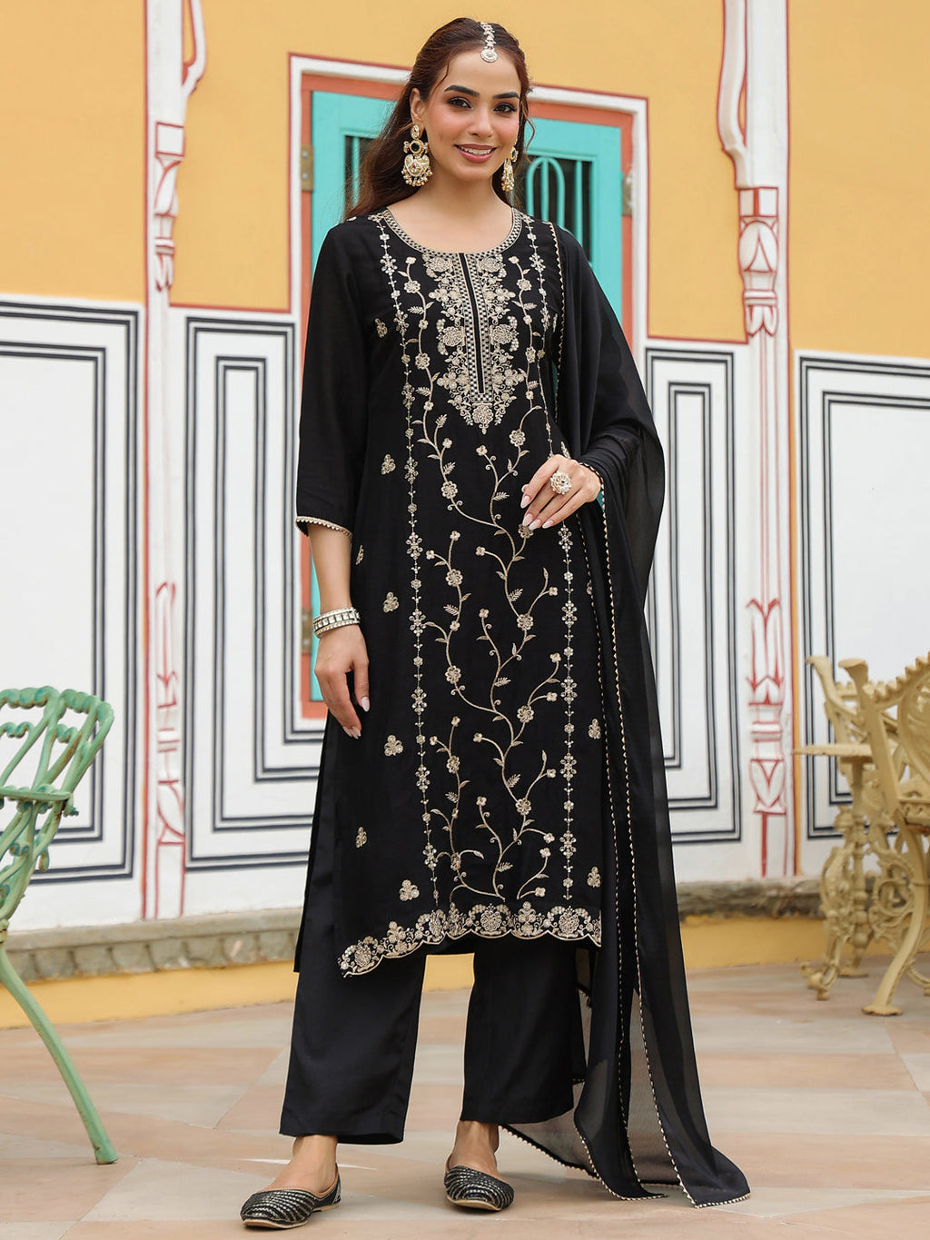 Janasya Women's Black Silk Blend Zari Embroidered Straight Kurta Set