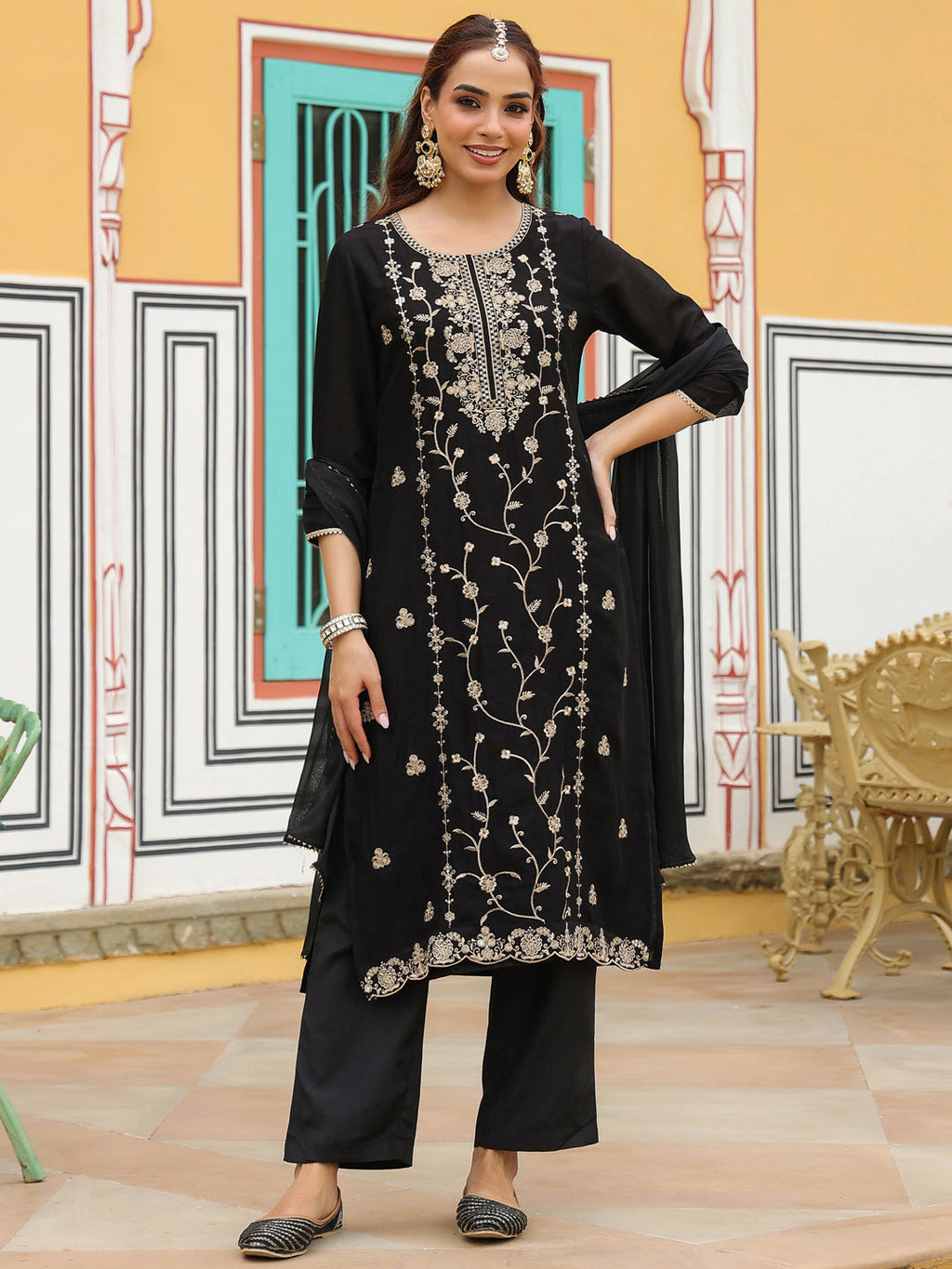 Janasya Women's Black Silk Blend Zari Embroidered Straight Kurta Set