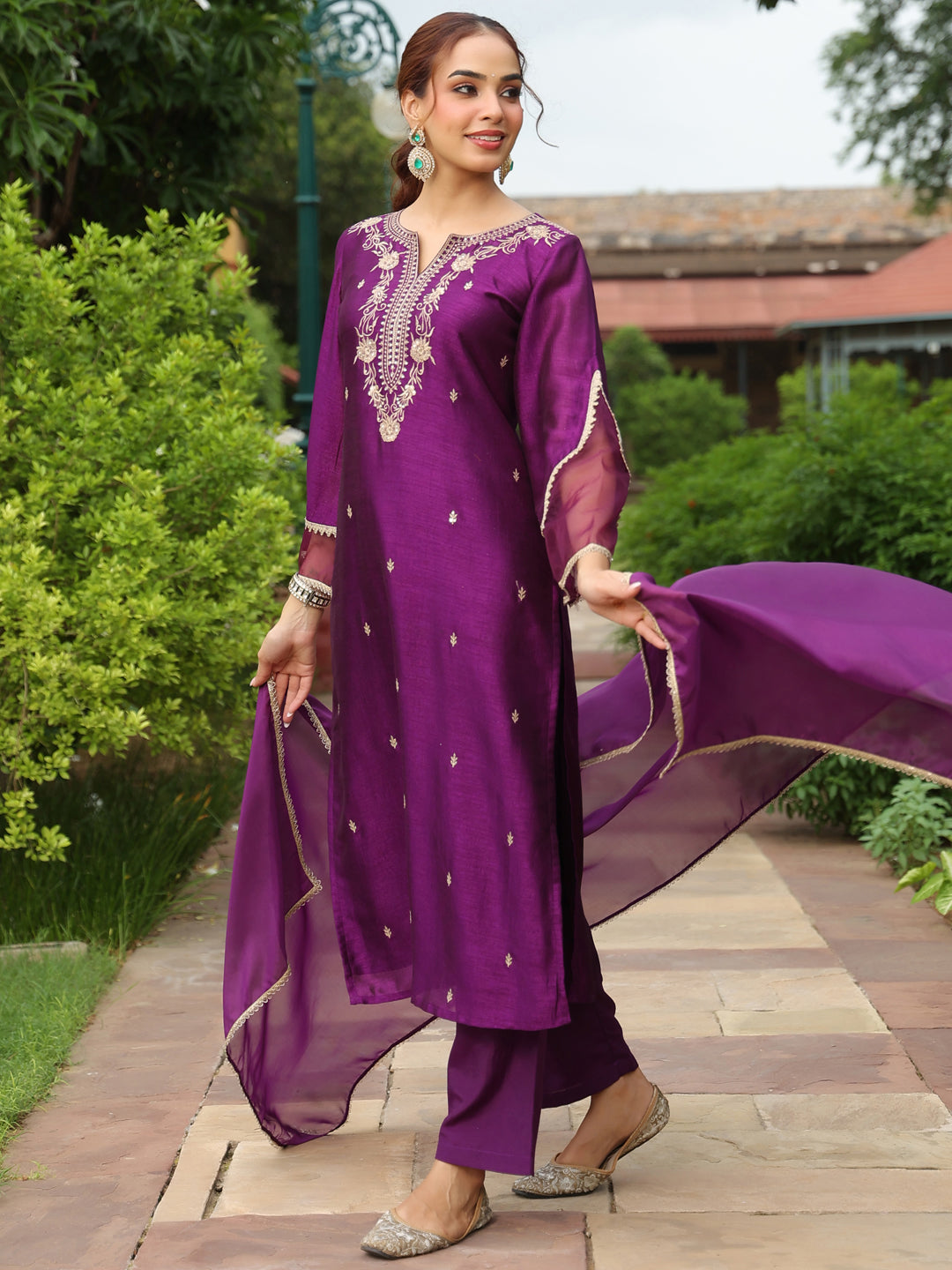 Janasya Women's Purple Silk Blend Zari Embroidered Straight Kurta Set