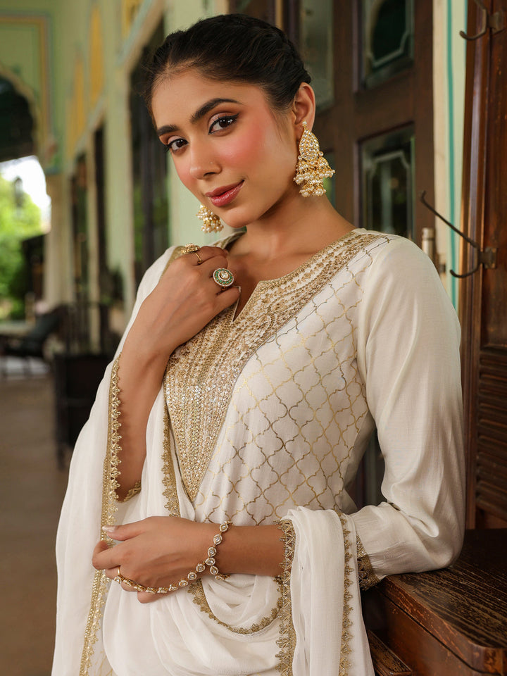 Janasya Women's Off White Chanderi Silk Gold Zari Yoke Embroidered Straight Kurta Set - qivii