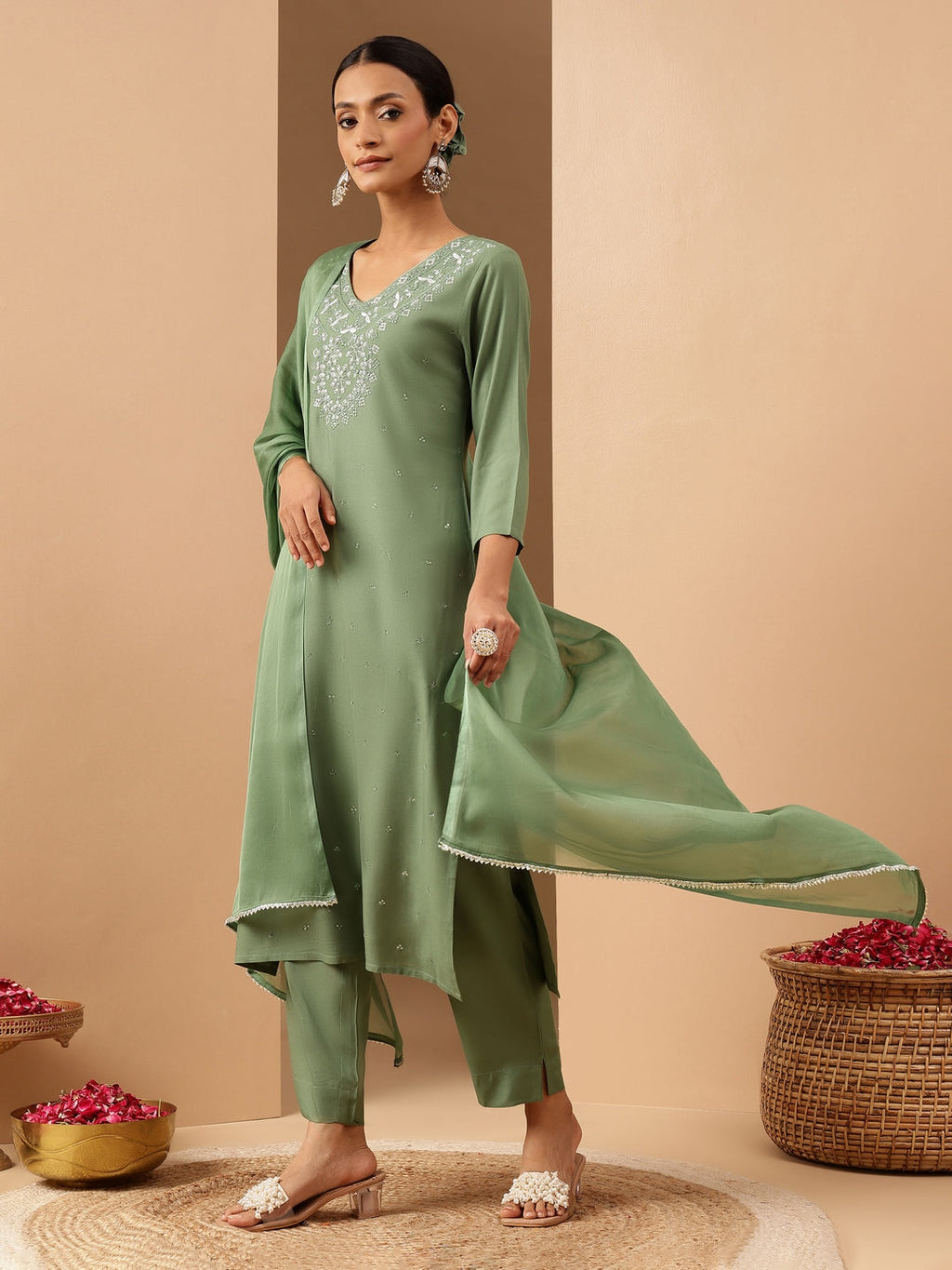 Janasya Women's Green Rayon Embroidery Straight Kurta Set
