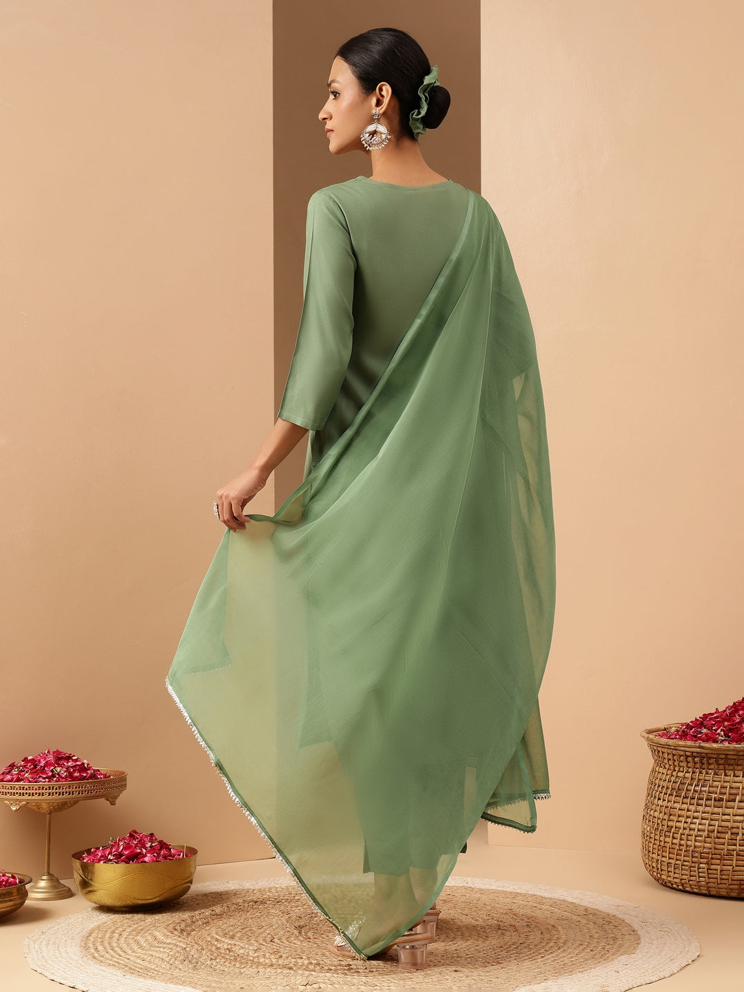 Janasya Women's Green Rayon Embroidery Straight Kurta Set