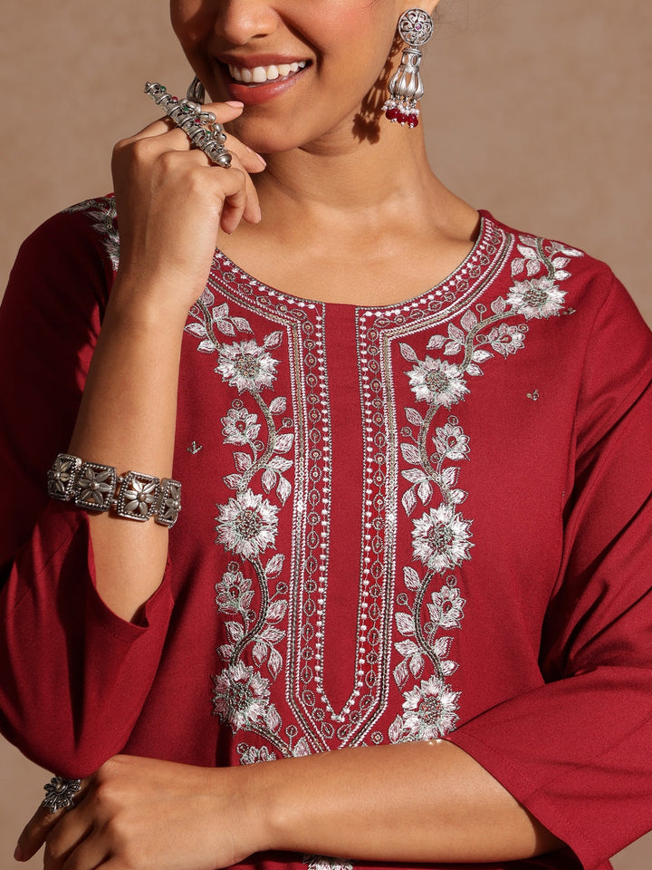 Janasya Women's Maroon Rayon Yoke Embroidered Sequinned Straight Kurta Set With Dupatta - qivii