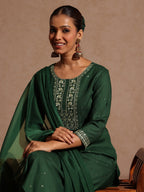 Janasya Women's Green Rayon Yoke Embroidered Sequinned Straight Kurta Set With Dupatta