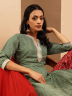 Janasya Women's Green & Maroon Pure Cotton Printed Straight Kurta Set