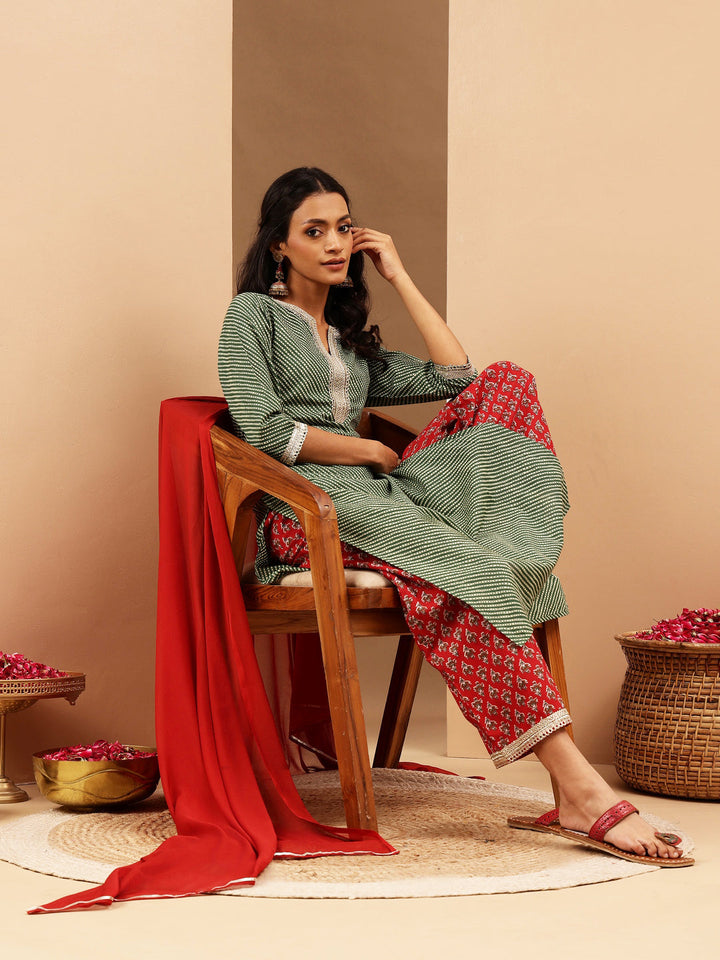 Janasya Women's Green & Maroon Pure Cotton Printed Straight Kurta Set - qivii