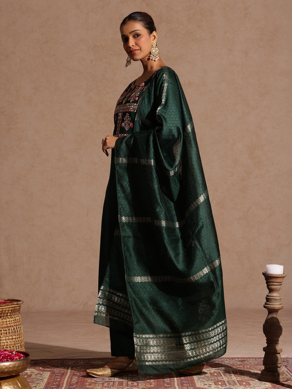 Janasya Women's Bottle Green Chanderi Silk Zari Yoke Embroidered Straight Kurta Set