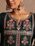 Janasya Women's Bottle Green Chanderi Silk Zari Yoke Embroidered Straight Kurta Set