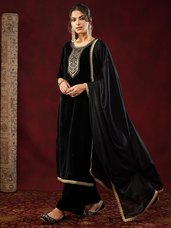 Janasya Women's Black Velvet Zari Yoke Embroidered Straight Kurta Set
