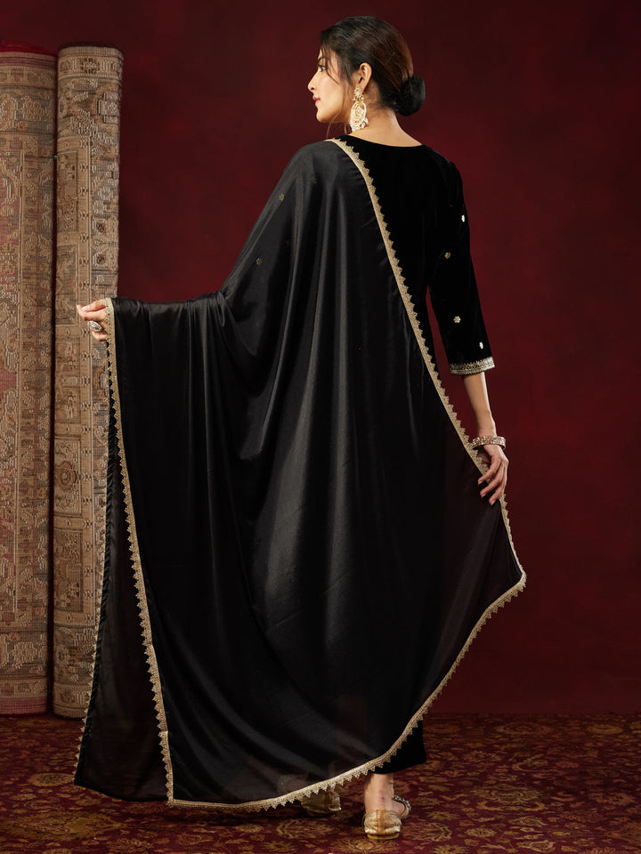 Janasya Women's Black Velvet Gold Foil Printed Straight Kurta Set