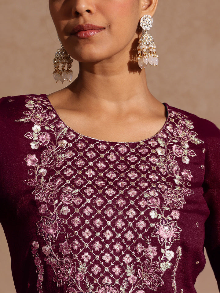 Janasya Women's Maroon Silk Blend Embroidered Straight Kurta Set - qivii