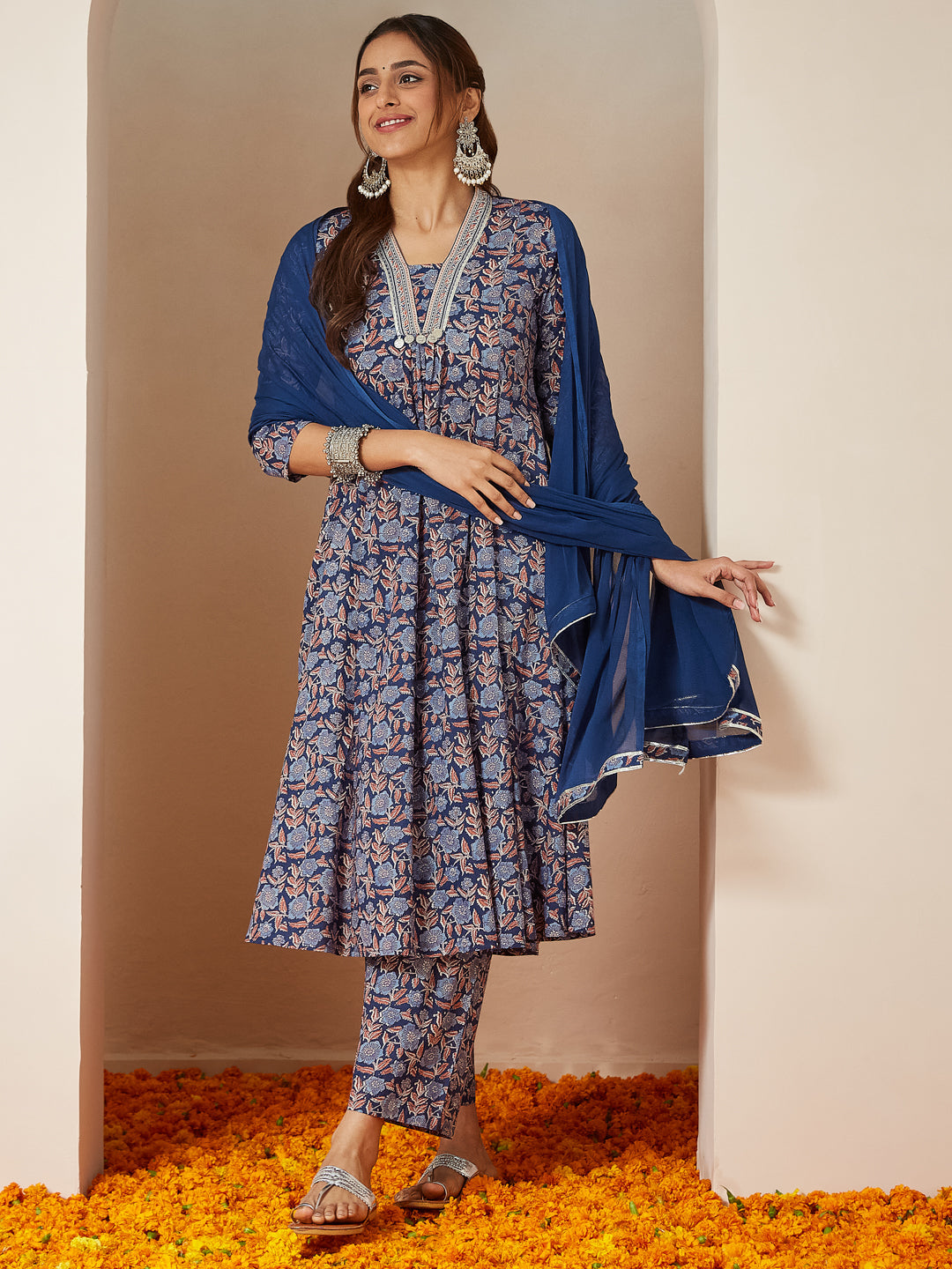 Janasya Women's Blue Pure Cotton Yoke Design Floral Printed A-line Kurta Set