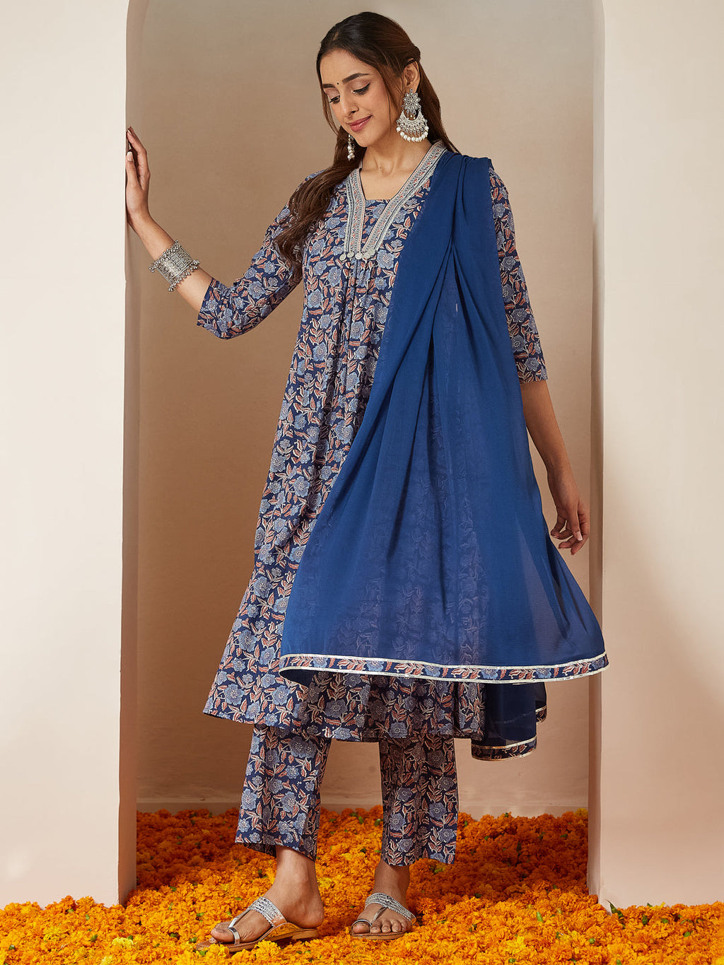 Janasya Women's Blue Pure Cotton Yoke Design Floral Printed A-line Kurta Set