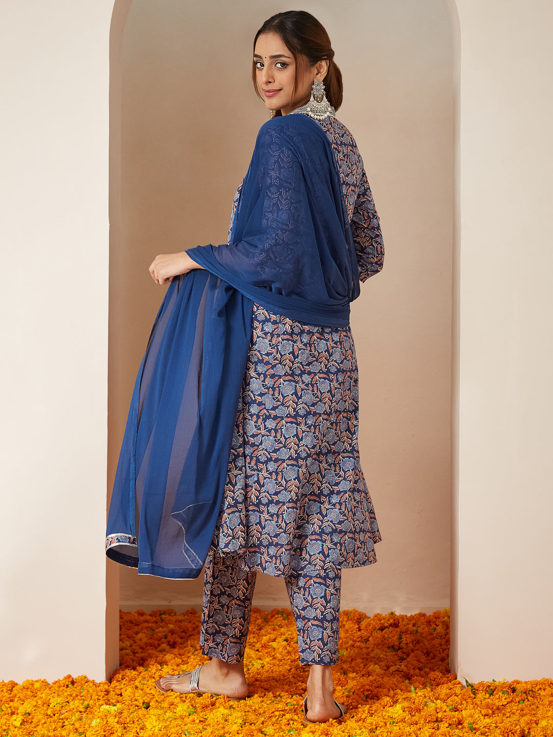 Janasya Women's Blue Pure Cotton Yoke Design Floral Printed A-line Kurta Set