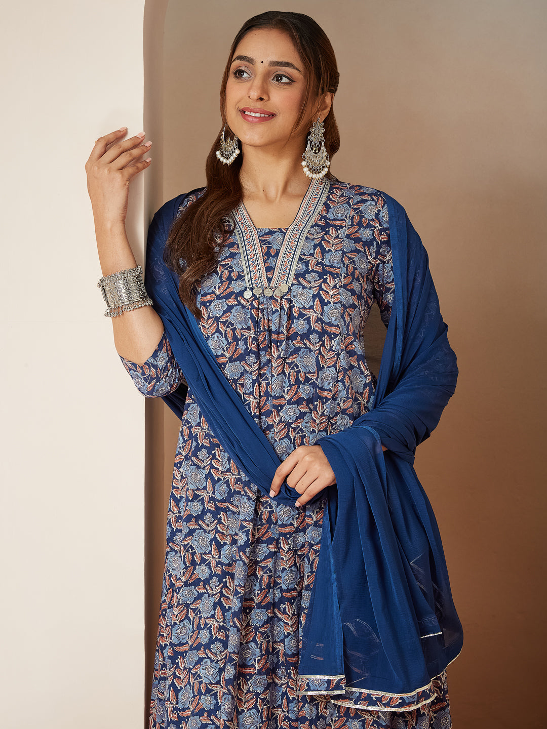Janasya Women's Blue Pure Cotton Yoke Design Floral Printed A-line Kurta Set