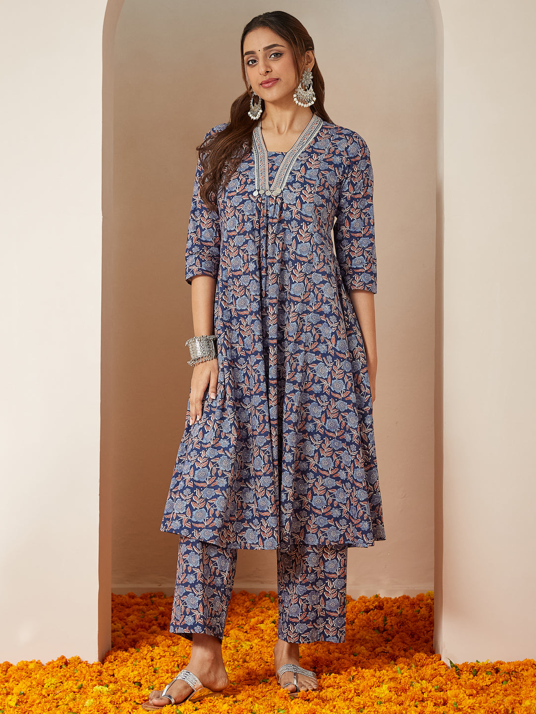 Janasya Women's Blue Pure Cotton Yoke Design Floral Printed A-line Kurta Set