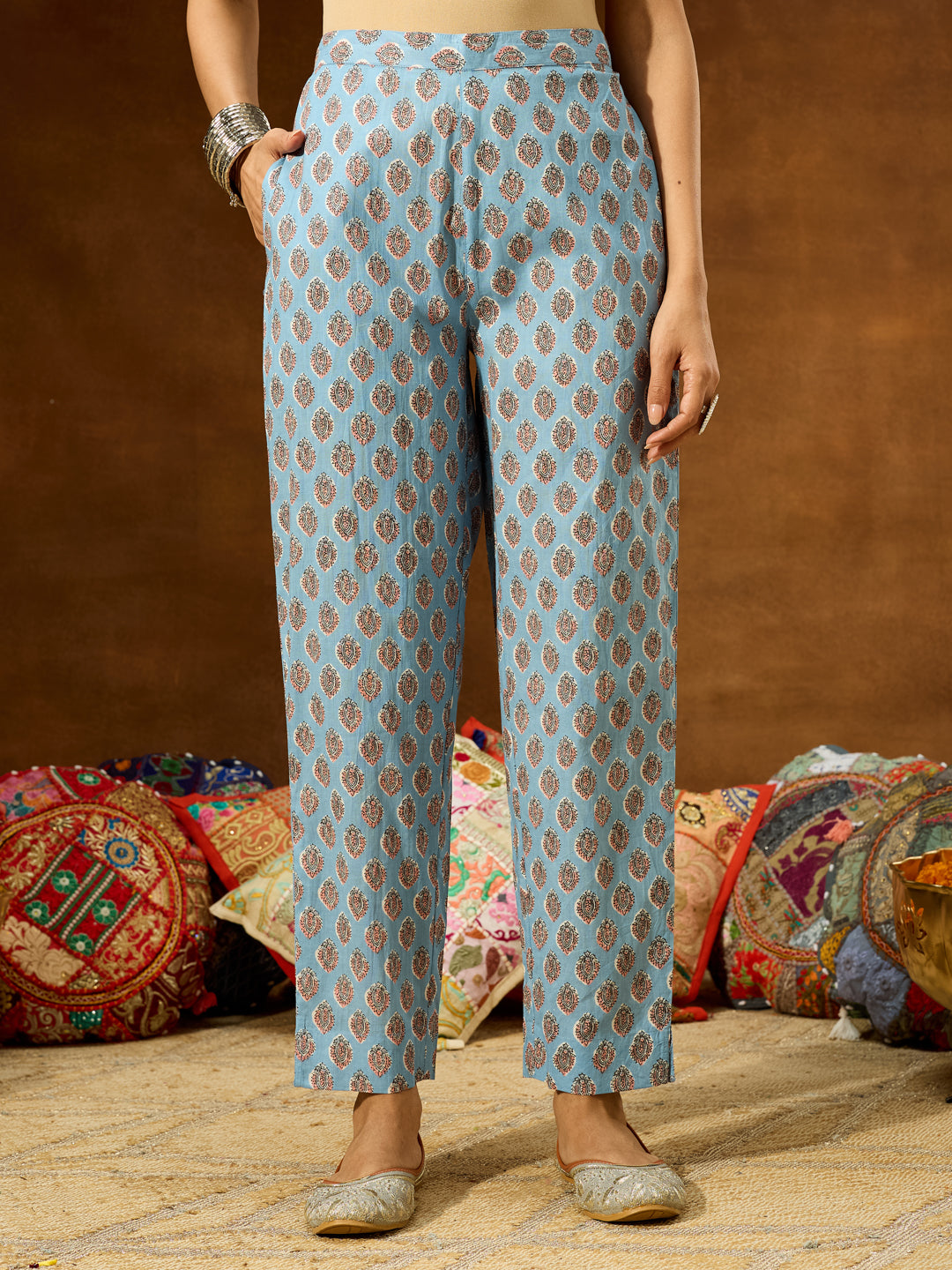 Janasya Women's Light Blue Pure Cotton Floral Printed Straight Kurta Set