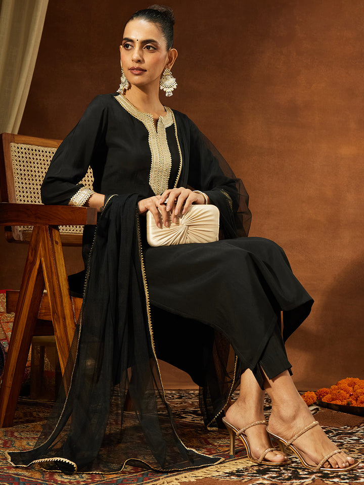 Janasya Women's Black Chanderi Silk Yoke Design Straight Kurta Set