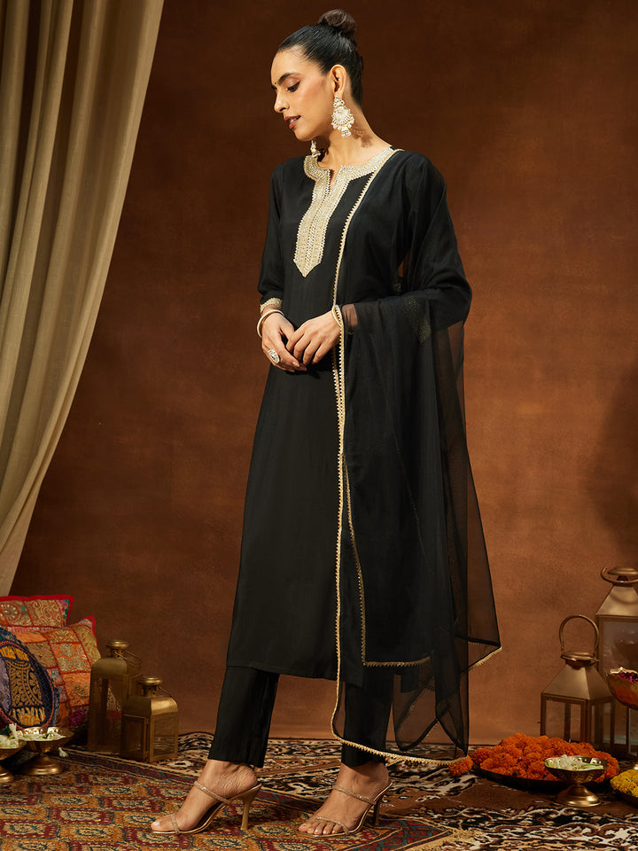 Janasya Women's Black Chanderi Silk Yoke Design Straight Kurta Set