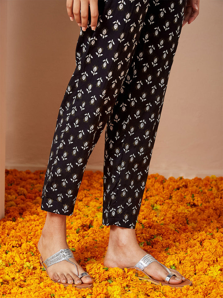 Janasya Women's Black Pure Cotton Floral Printed Anarkali Kurta Set - qivii