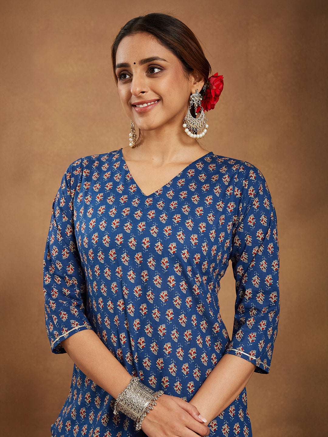 Janasya Women's Blue Pure Cotton Ethnic Motifs Printed Straight Kurta Set