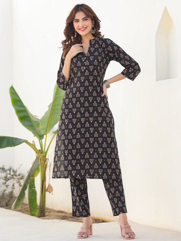 Black Pure Cotton Floral Printed Straight Kurta Pant Set - qivii