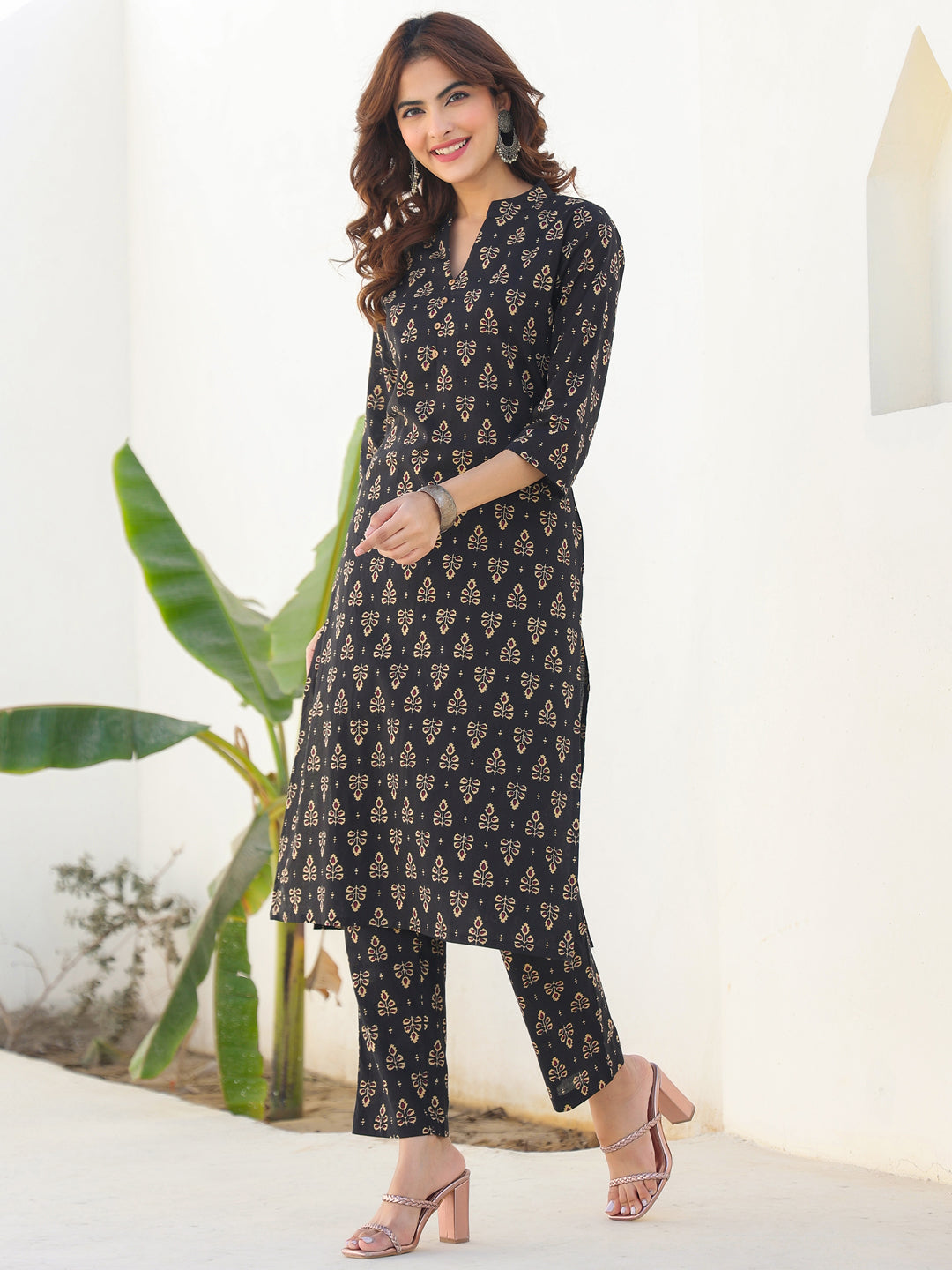 Black Pure Cotton Floral Printed Straight Kurta Pant Set - qivii