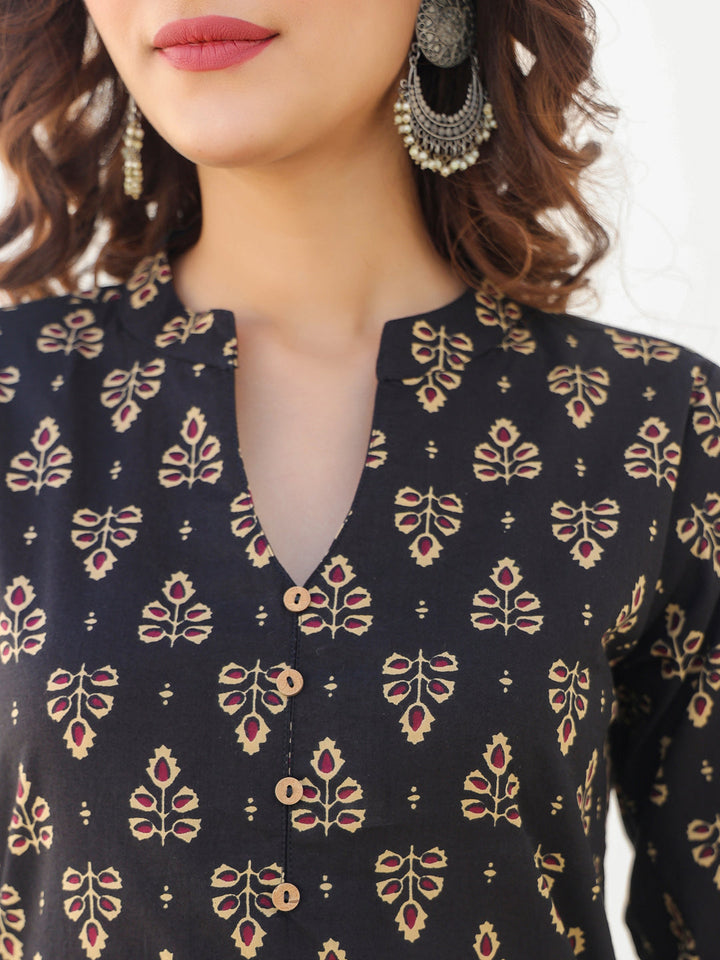 Black Pure Cotton Floral Printed Straight Kurta Pant Set - qivii