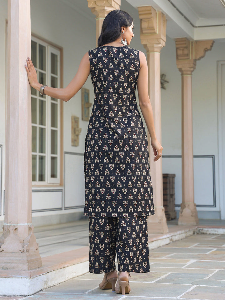 Black Pure Cotton Floral Printed Straight Kurta Set - qivii