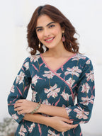 Janasya Women's Teal Blue Pure Cotton Floral Printted A line Kurta Pant Set